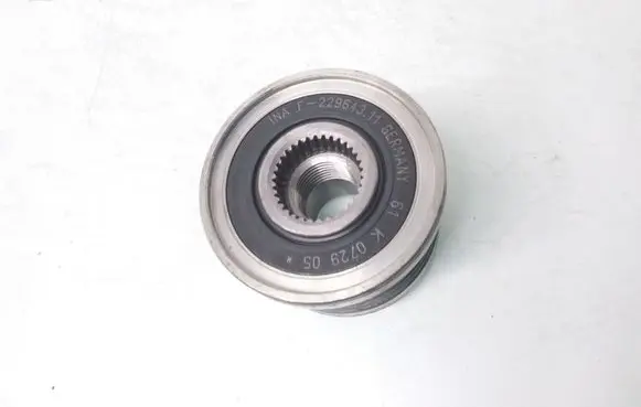 Volkswagen PASSAT B5.5 Alternator pulley F22964311 61K072905