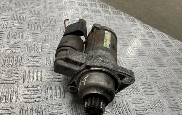Volkswagen PASSAT B7 Starter motor 02M914024