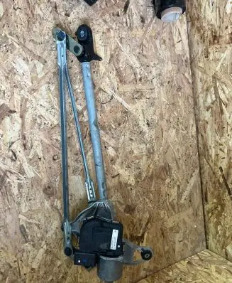 Ford Focus Front wiper linkage and motor JX7B17504AB 3397021995 S3635P0094