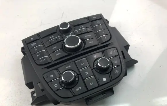Opel Astra J A set of switches 13346050