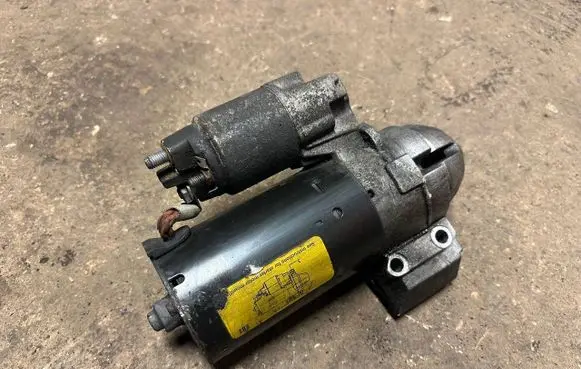 BMW 3 E90 E91 Starter motor 7798006 0001139002