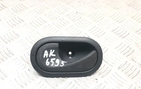 Renault Clio III Rear door interior handle 82473GH 310579