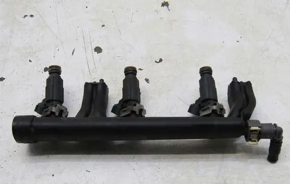 Opel Crossland X Fuel main line pipe 9816955780