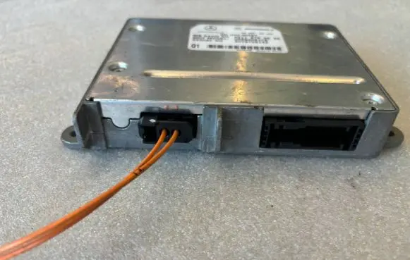 Mercedes-Benz E W211 Bluetooth control unit module A2118705526 DM70758142 2118705526