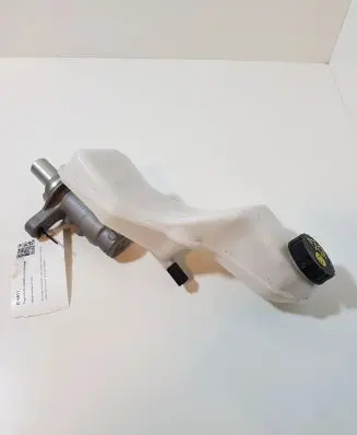 Nissan Qashqai J12 Master brake cylinder 857038 0204860315