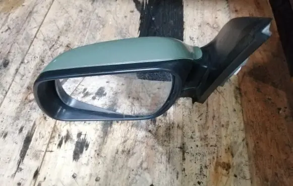 Mazda 2 Front door electric wing mirror