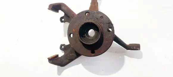Volkswagen Golf III Front wheel hub