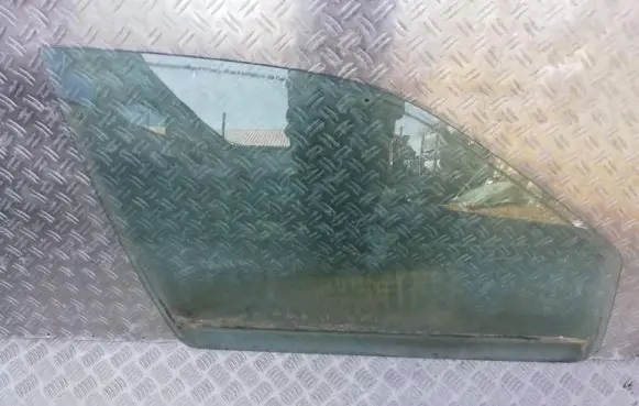 Opel Sintra Front door window glass four-door