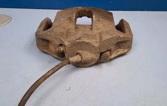 BMW 5 E60 E61 Front brake caliper 6756304 34116756304