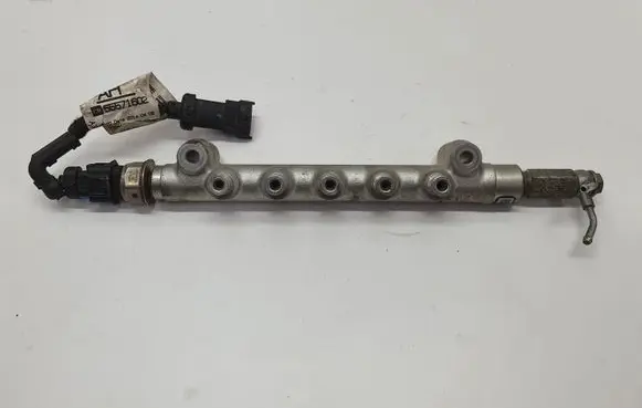 Opel Astra J Fuel main line pipe 55571602 55570022
