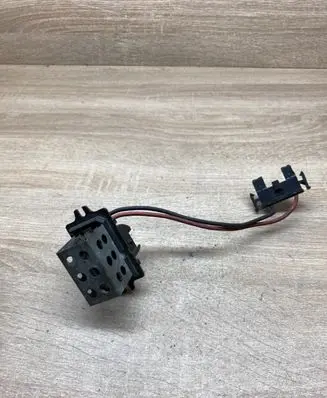 Renault 19 Coolant fan relay 020619M