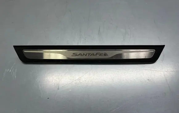 Hyundai Santa Fe Front sill trim cover 858842W500