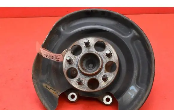 BMW 2 Active Tourer U06 Front wheel hub spindle knuckle