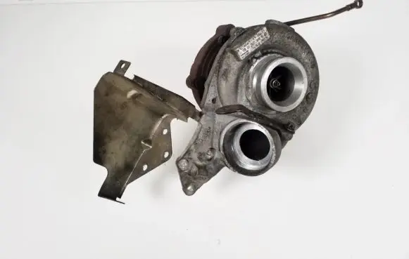 Mercedes-Benz E W211 Turbo A6460901080