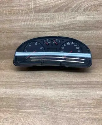 Volkswagen PASSAT B5 Speedometer (instrument cluster) 310919861J 110008793