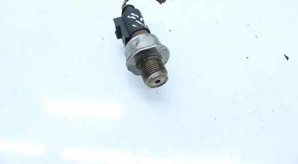 Skoda Yeti (5L) Fuel pressure sensor 03L906051