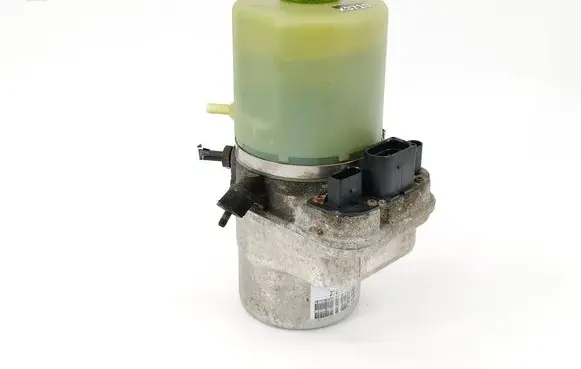 Skoda Fabia Mk2 (5J) Power steering pump 6R0423156
