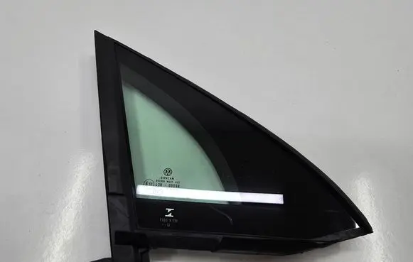 Volkswagen Tiguan Front door vent window glass four-door 5NA845114
