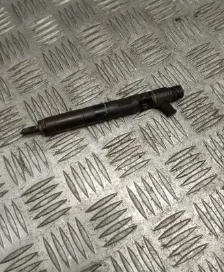 Ford Focus Fuel injector 2T1Q9F593AA