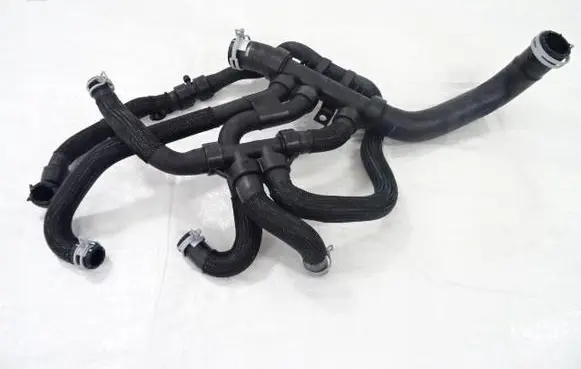 Engine coolant pipe/hose