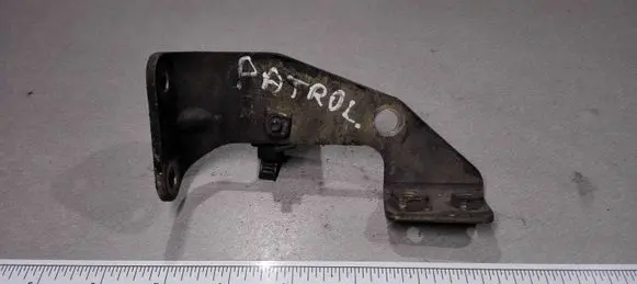 Nissan Patrol Y61 Engine mounting bracket
