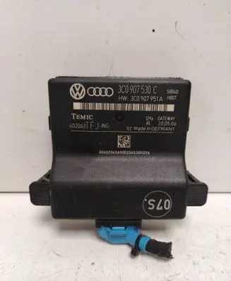 Volkswagen PASSAT B6 Gateway control module 3C0907530C 3C0907951A