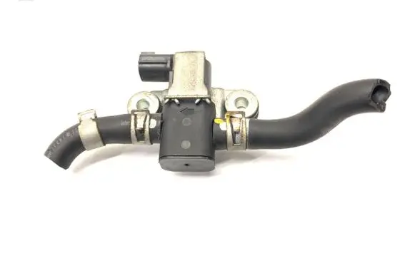 Infiniti Q50 Fuel pressure regulator K5T45873