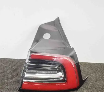 Tesla Model 3 Rear/tail lights 1077400 1077398