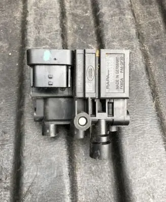 Land Rover Discovery 5 Air suspension valve block LPLA5B710AA