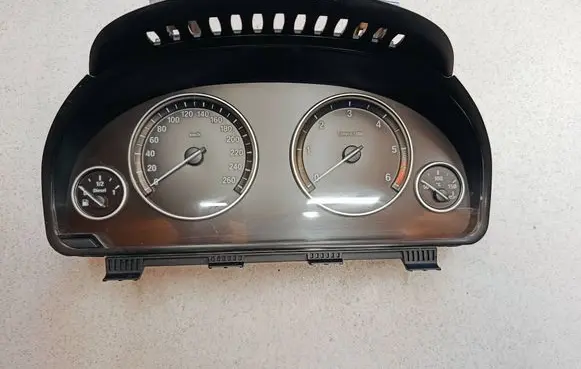 BMW 5 F10 F11 Speedometer (instrument cluster) 17649411 934871401 26155483