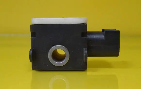 KIA Carens II Airbag deployment crash/impact sensor 959201D000