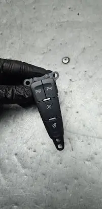 Ford Focus Parking (PDC) sensor switch F1ET11B573DA 15D220 15MAR03BR1