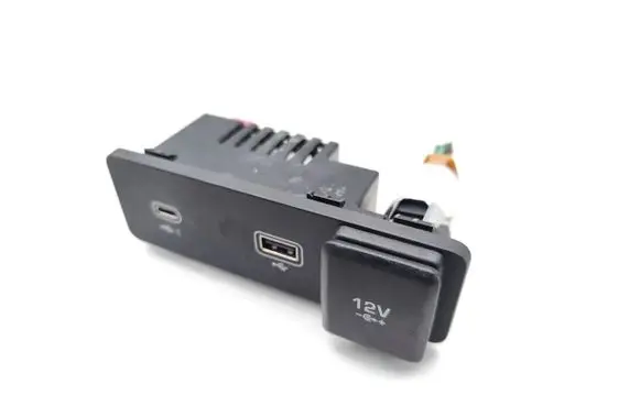 Jaguar I-Pace USB socket connector L8B219E110CC