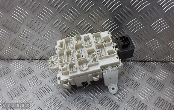 Isuzu D-Max Fuse module 4g210003
