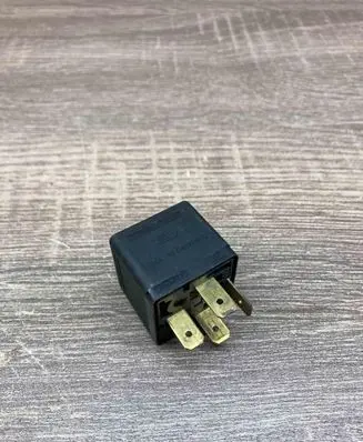 Opel Omega A Other relay 0332014451