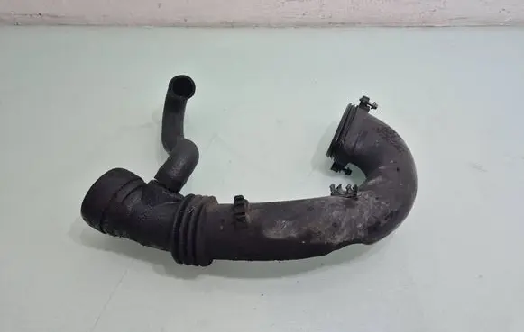 BMW 5 E60 E61 Turbo air intake inlet pipe/hose 7795026