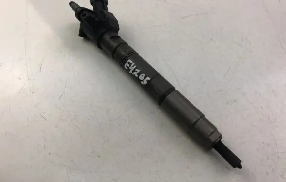 Volvo S80 Fuel injector 31272690