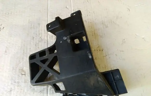 Mazda 3 I Front bumper mounting bracket BP4L 502A1