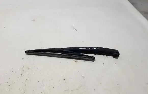 Rear wiper blade arm