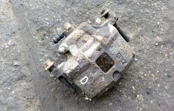 Mitsubishi Galant Front brake caliper