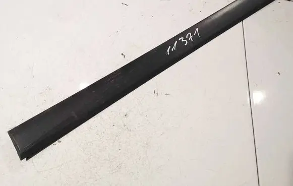 Opel Astra G Rear door trim (molding) 90587378