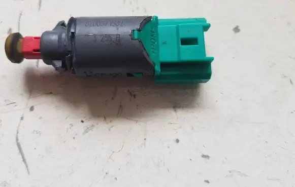 Opel Movano B Brake pedal sensor switch 8200371582 3255H