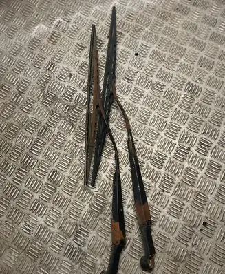 Toyota Hilux (N80, N90, N100, N110) Windshield/front glass wiper blade 