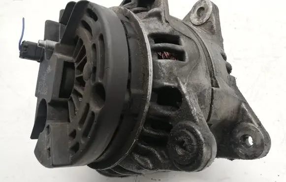 Nissan Qashqai Generator/alternator 0124525140