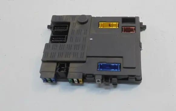 Citroen Xsara Picasso Fuse box set 9639087580