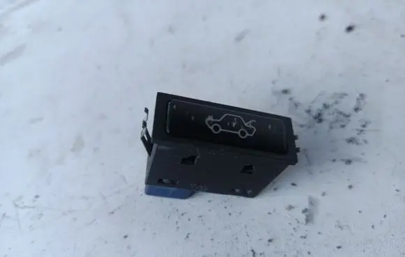 BMW X5 E53 Tailgate opening switch 8365579