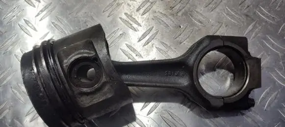 Ford Fiesta Piston with connecting rod