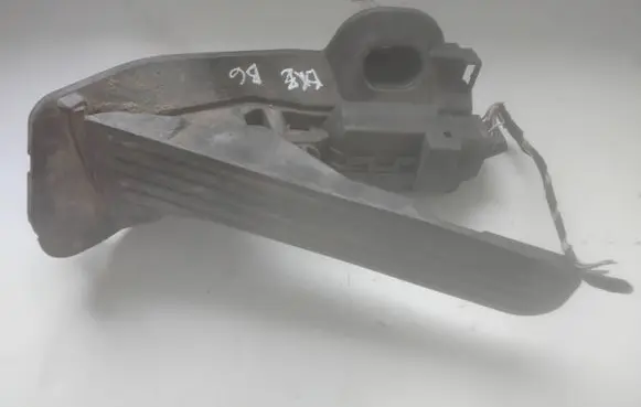 Volkswagen PASSAT B6 Accelerator throttle pedal 1K2721503M 6PV00874500