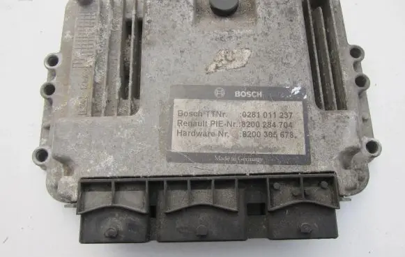 Nissan Primera Engine control unit/module 0281011237