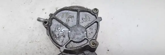 Ford Focus C-MAX Vacuum pump D1651A